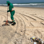 Caucaia mantém cronograma fixo de varrição mecanizada nas praias