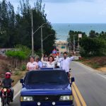 Vitor Valim participou de caravana pelo litoral caucaiense neste domingo (22)