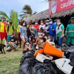 Mutirão de limpeza une voluntários no Cauípe e Cumbuco