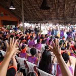 200 alunos de escolas de bodyboarding do Ceará participam de aulão social com a pentacampeã Neymara Carvalho