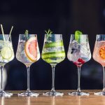 Dia Internacional da Gin Tônica: descubra como surgiu o drink e como preparar o clássico da coquetelaria