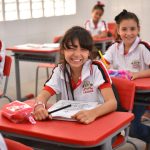 Caucaia atinge 98,9% de alunos do 2º ano alfabetizados, índice maior do que a média estadual