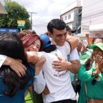 Naumi acompanha desfile em homenagem aos 265 anos de Caucaia