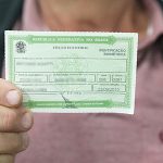 Mais de 5 milhões de brasileiros podem ter título de eleitor cancelado e enfrentar consequências em concursos, universidades e acesso ao crédito