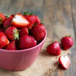 Morango do amor traz nostalgia à tona e doces clássicos voltam a brilhar nos cardápios