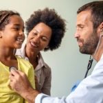 Governo do Brasil anuncia chegada de mais médicos especialistas e R$ 130 milhões para novas unidades de saúde no Ceará