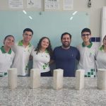 Alunos de S. Paulo do Potengi (RN) criam concreto com resíduo da torra da castanha de caju e estão na final do Solve for Tomorrow