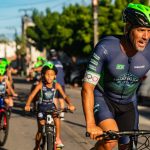 Escolinha de Triathlon Formando Campeões do Pecém recebe visita do padrinho olímpico Juraci Moreira em tarde de esporte e integração