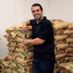 Caucaia fortalece a agricultura familiar com entrega de sementes e apoio ao preparo do solo