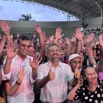 1.006 títulos de regularização fundiária são entregues a famílias de cinco bairros em Caucaia