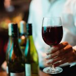 Noite de vinhos: Ideal Clube realiza Wine Tasting no Piano-Bar