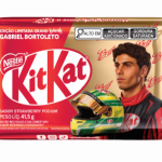 KitKat lança edição limitada com o piloto Gabriel Bortoleto e transforma parte das vendas em bolsas de estudo para formar novos talentos da mecânica automotiva